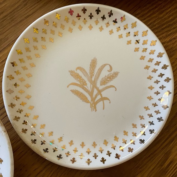 “Golden Wheat” pattern Homer Laughlin Dinnerware - Picture 4 of 6